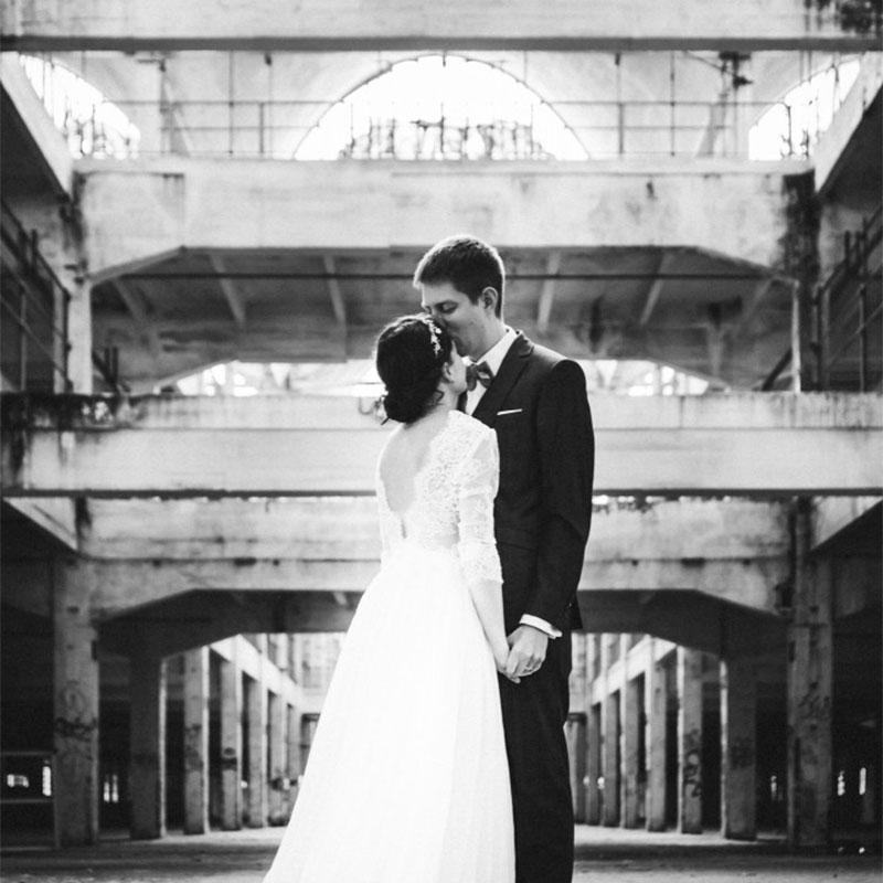 Photographie de mariage, couple en noir et blanc